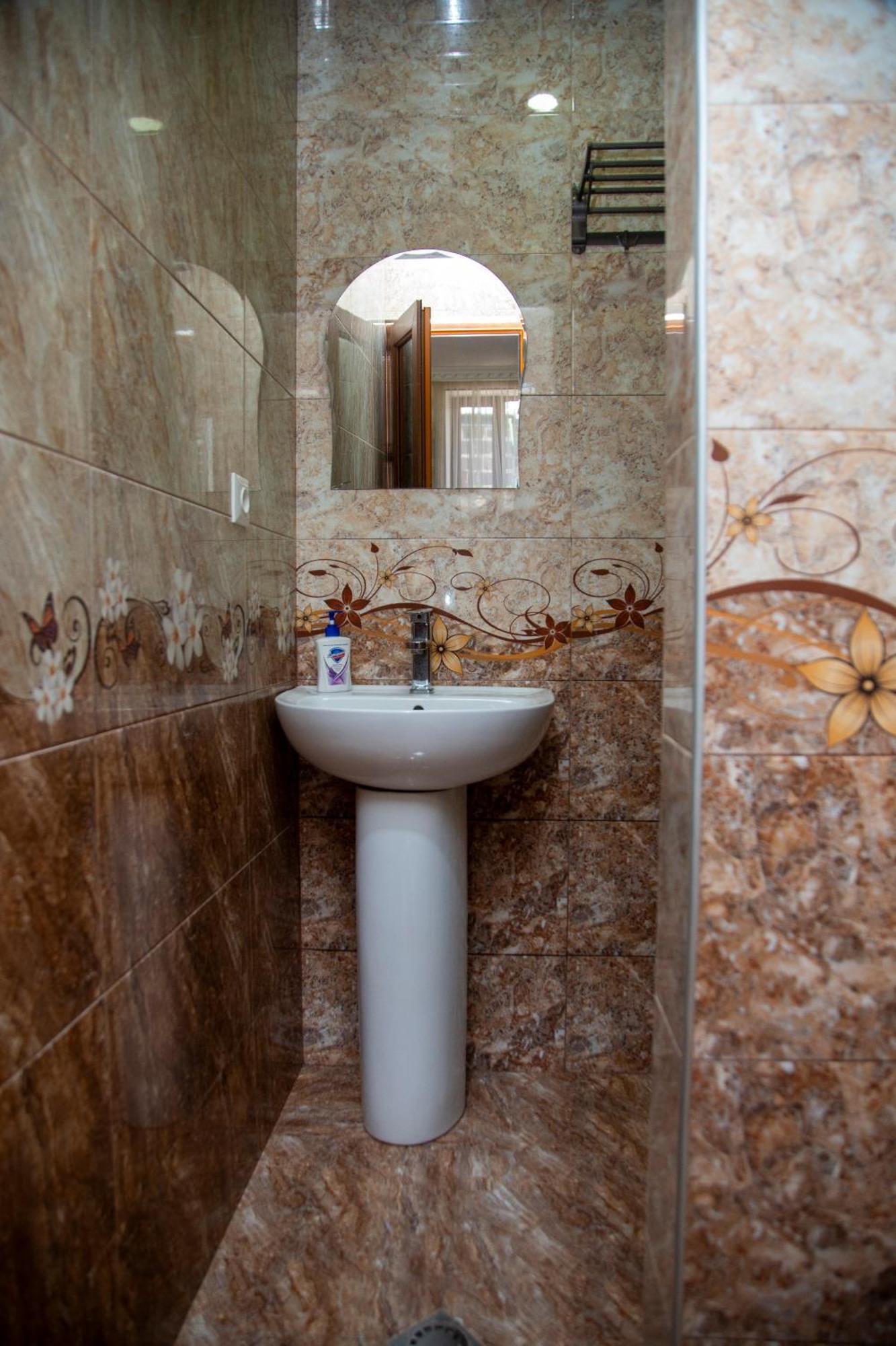 Fish Hotel Akhalkalaki Экстерьер фото
